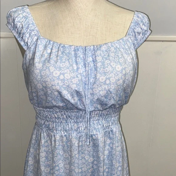 No Boundaries Light Blue Floral Mini Dress size 3-5 - Picture 2 of 6